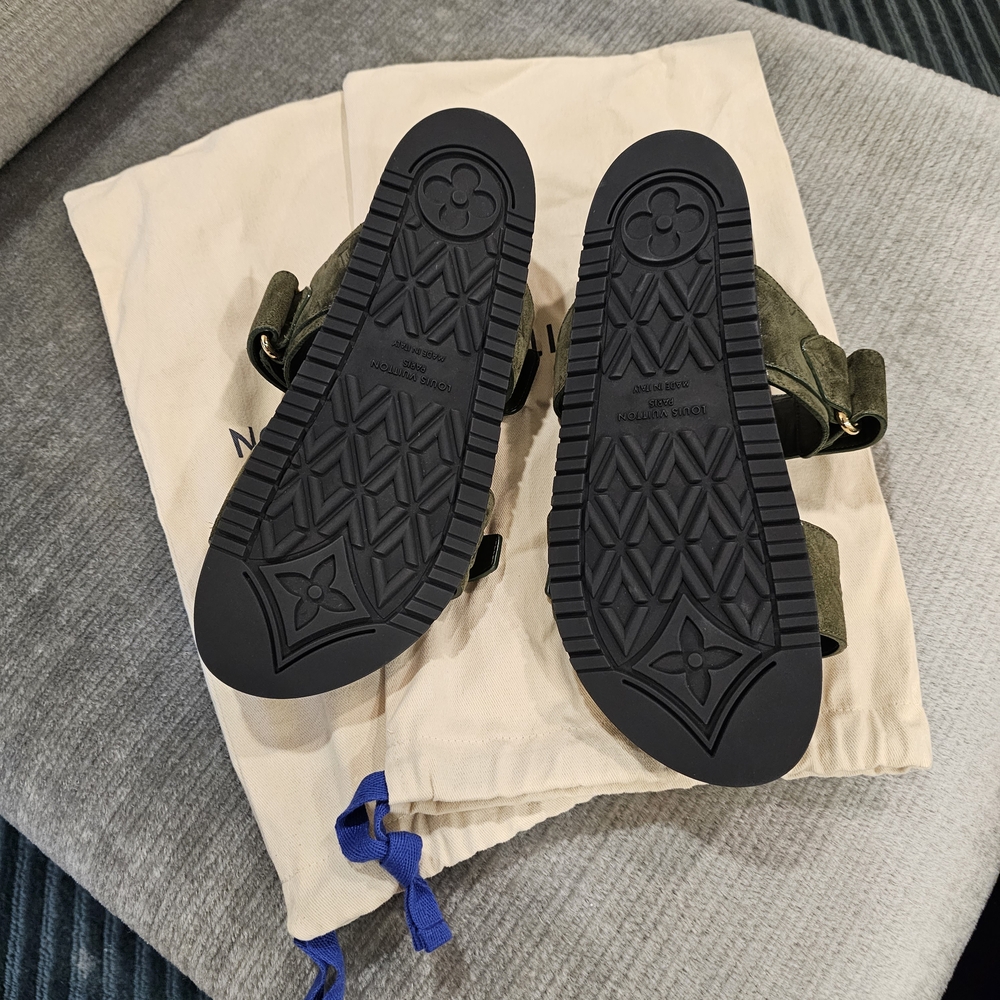 Louis Vuitton Green Suede Sandals for Women - Picture 2 of 3